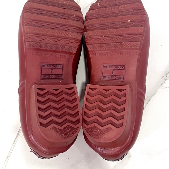 L.L.Bean Women's Red Wellie Ankle Boots 6 - Picture 5 of 6